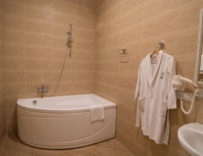 Апартаменты 4-местные 3-комнатные - Отель «Абаата» Гагра